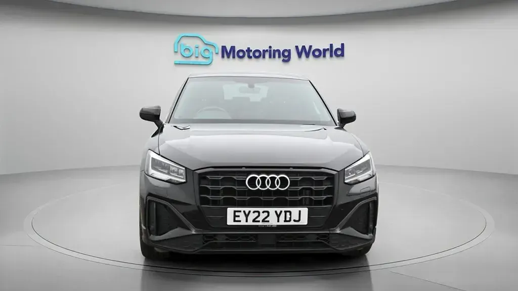 Begagnad Audi Q2 Black Edition 110 HK (80 kW) 2022 Svart SUV