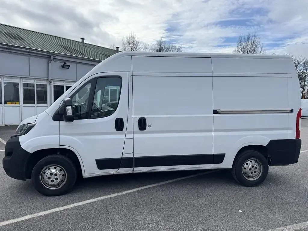 Second-hand Peugeot Boxer S 2021 Alb Van