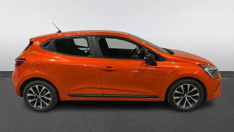 Used Renault Clio V Evolution 145 HP (106 kW) 2023 Orange Hatchback