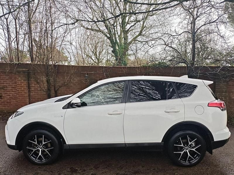 Used Toyota RAV4 Hybrid Design 2018 White SUV