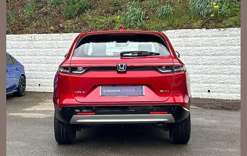 Used Honda HR-V Advance 131 HP (96 kW) 2023 Crystal red SUV