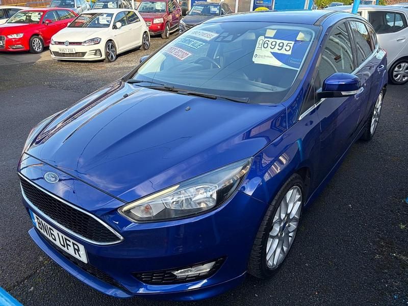 Used Ford Focus Zetec 120 HP (88 kW) 2016 Blue Hatchback