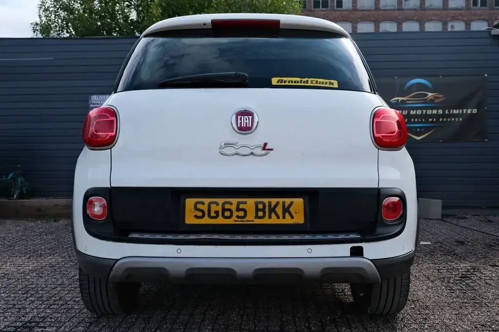 Used Fiat 500L Trekking 85 HP (62 kW) 2015 White MPV