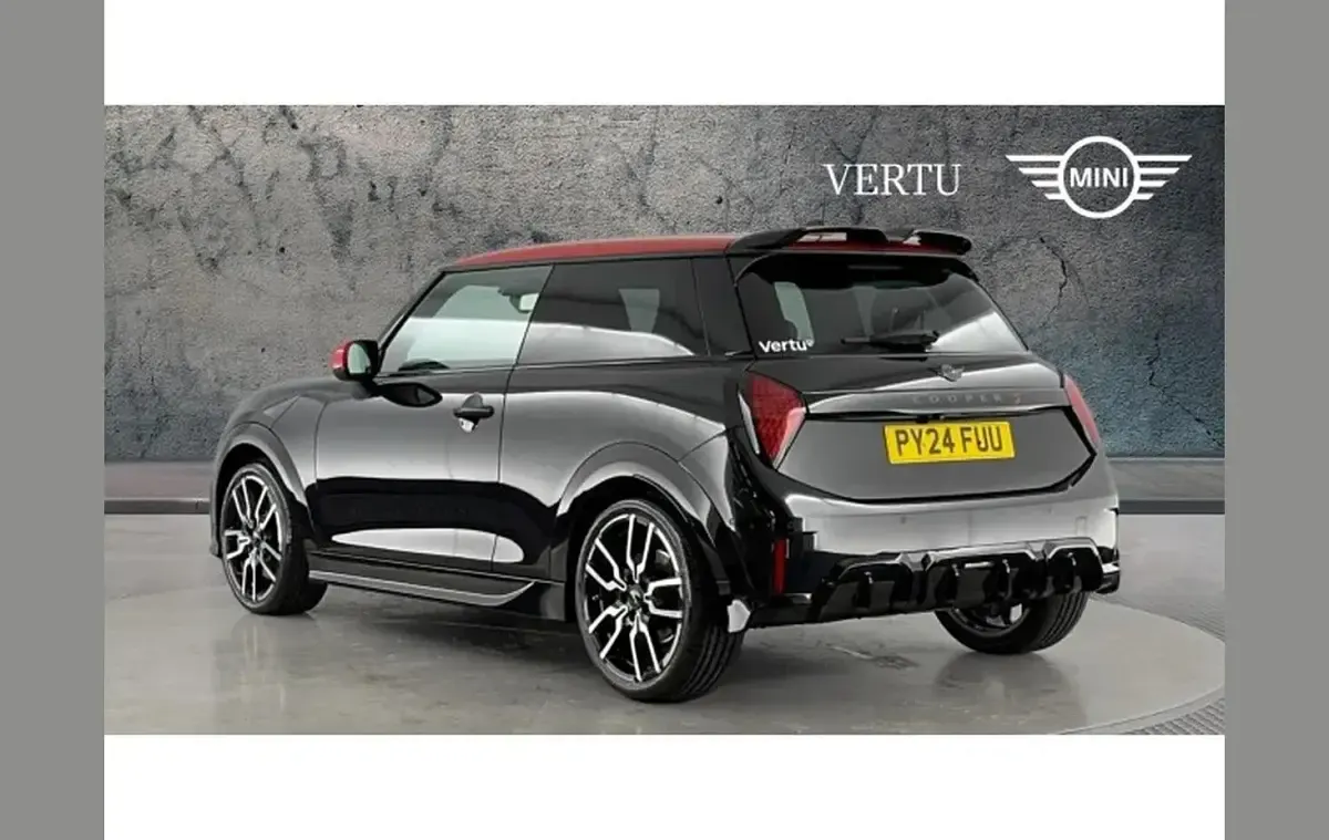 Used Mini Cooper Sport 200 HP (147 kW) 2024 Black Hatchback