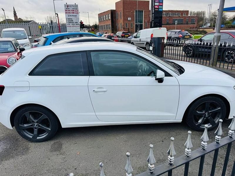 Used Audi A3 Sport 115 HP (84 kW) 2016 White Hatchback
