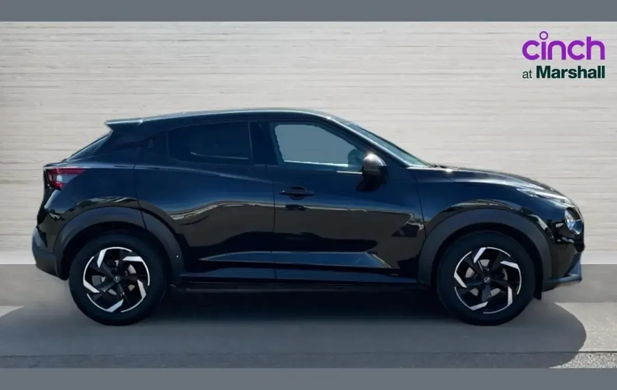 Used Nissan Juke N-Connecta 114 HP (83 kW) 2023 Black SUV