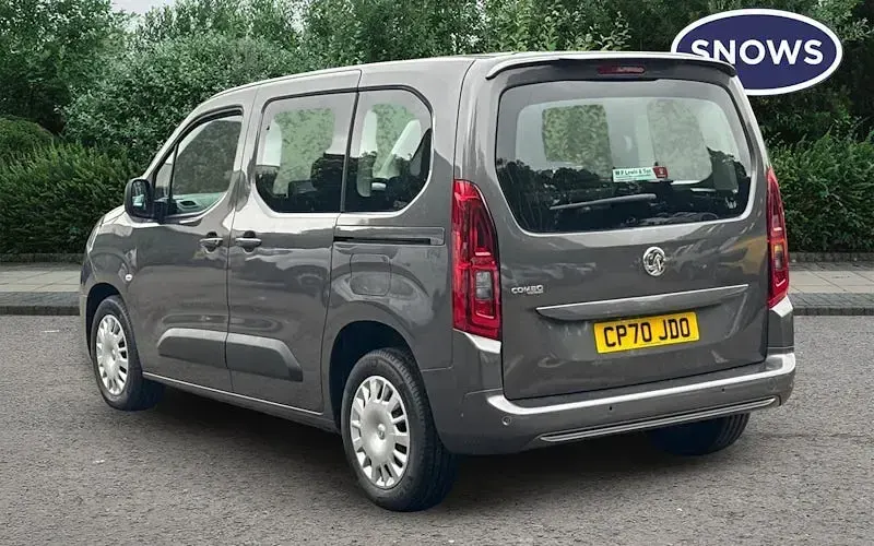 Used Vauxhall Combo Edition 110 HP (80 kW) 2022 MPV