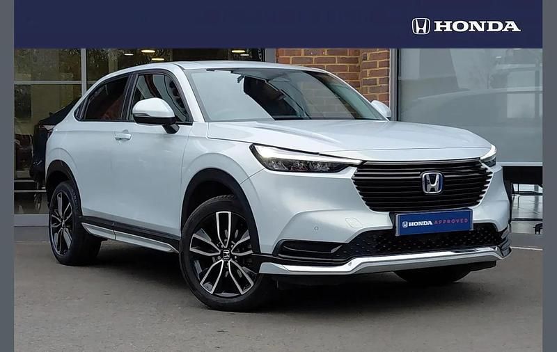 Used Honda HR-V Elegance 152 HP (111 kW) 2022 Platinum white SUV