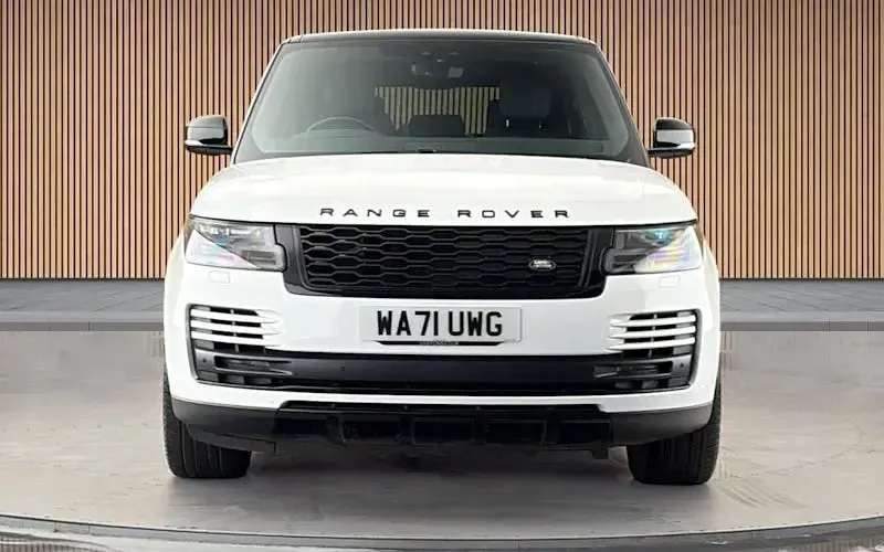Used Land Rover Range Rover 404 HP (297 kW) 2021 White SUV