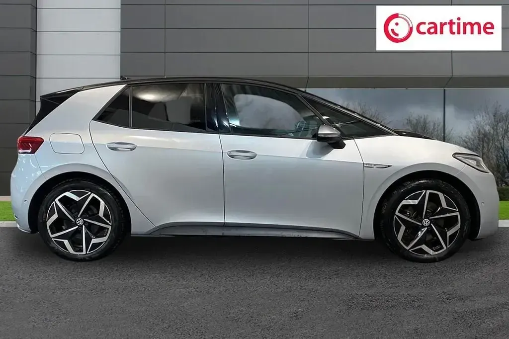Usado VW ID.3 Pro 150 kW (204 HP) 2023 Prateado Citadino