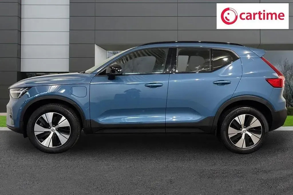 Used Volvo XC40 Plus 211 HP (155 kW) 2023 Blue SUV