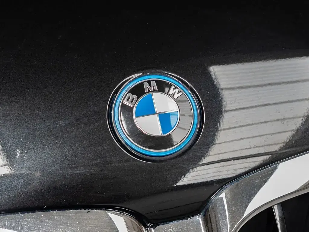 Used BMW 530e Comfort Edition 288 HP (211 kW) 2023 Black Estate
