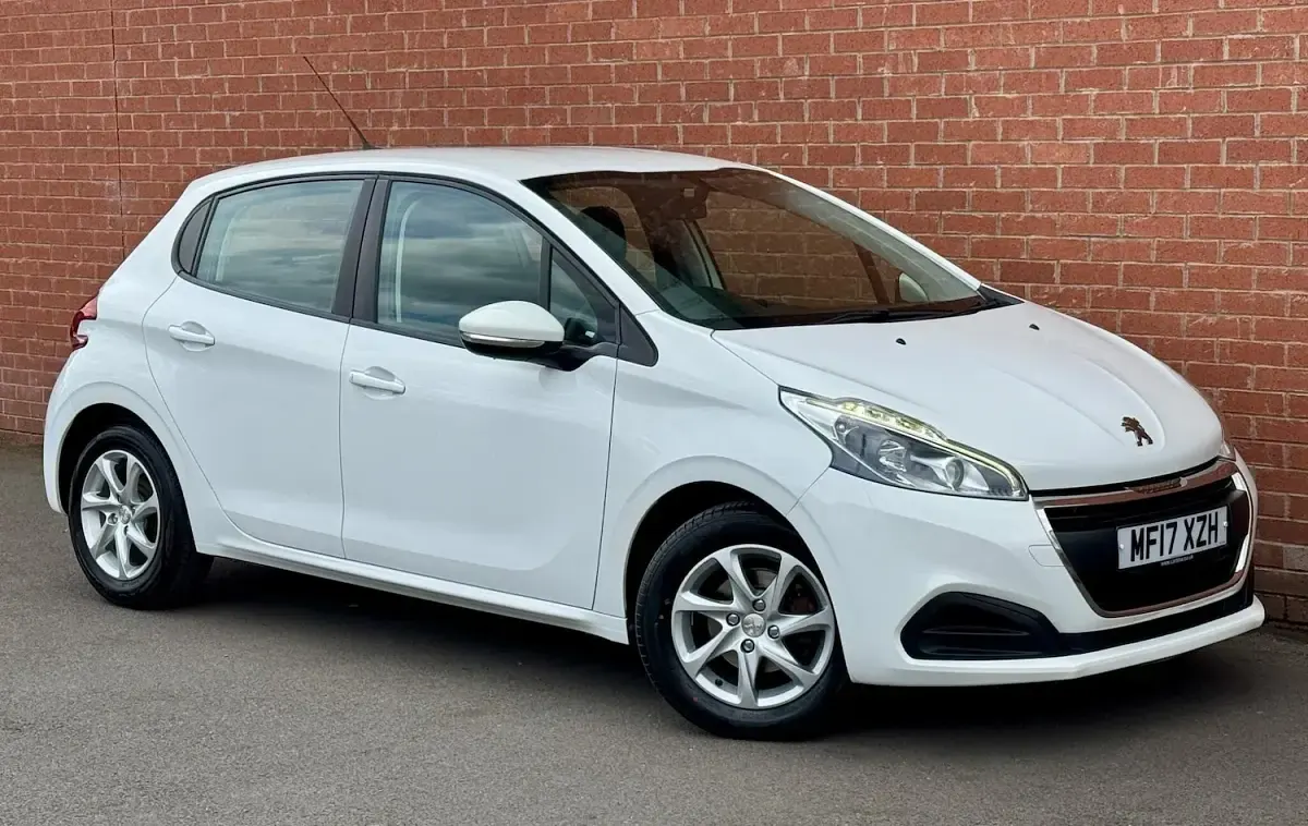Used Peugeot 208 Active 82 HP (60 kW) 2017 Hatchback
