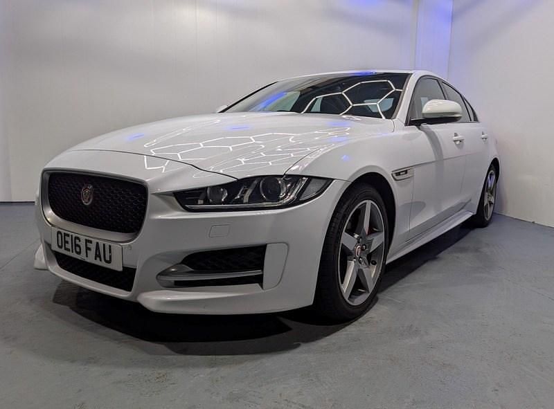 Used Jaguar XE R-Sport 180 HP (132 kW) 2016 White Sedan