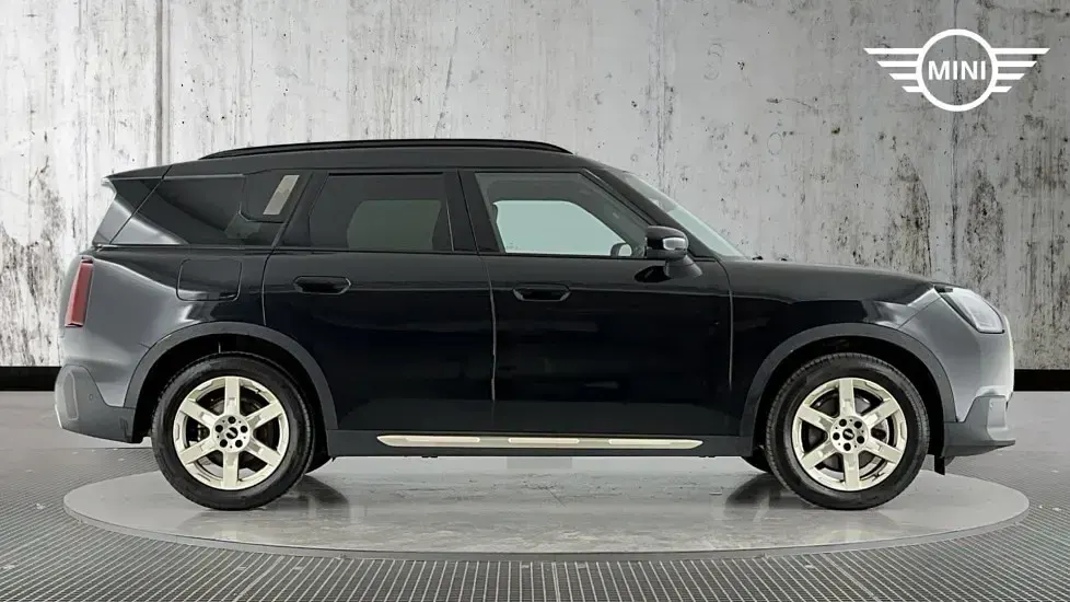 Used Mini Countryman 168 HP (123 kW) 2024 Black SUV