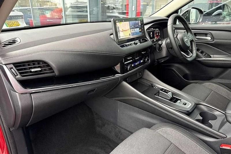 Used Nissan Qashqai N-Connecta 190 HP (139 kW) 2023 Red SUV