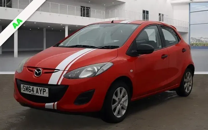 Used Mazda 2 75 HP (55 kW) 2014 Red Hatchback