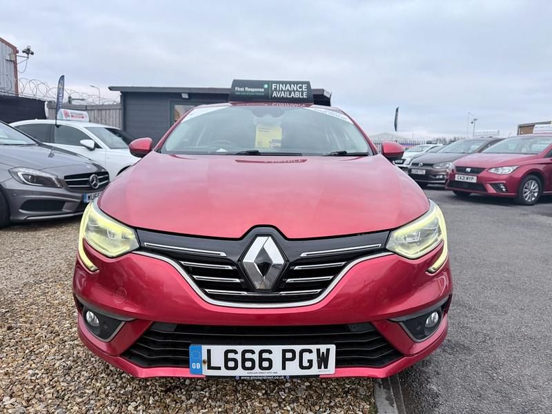 Used Renault Mégane IV Dynamique 110 HP (80 kW) 2016 Red Hatchback