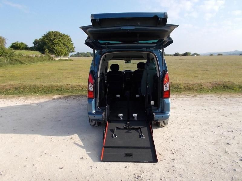 Used Peugeot TePee 2016 Blue MPV