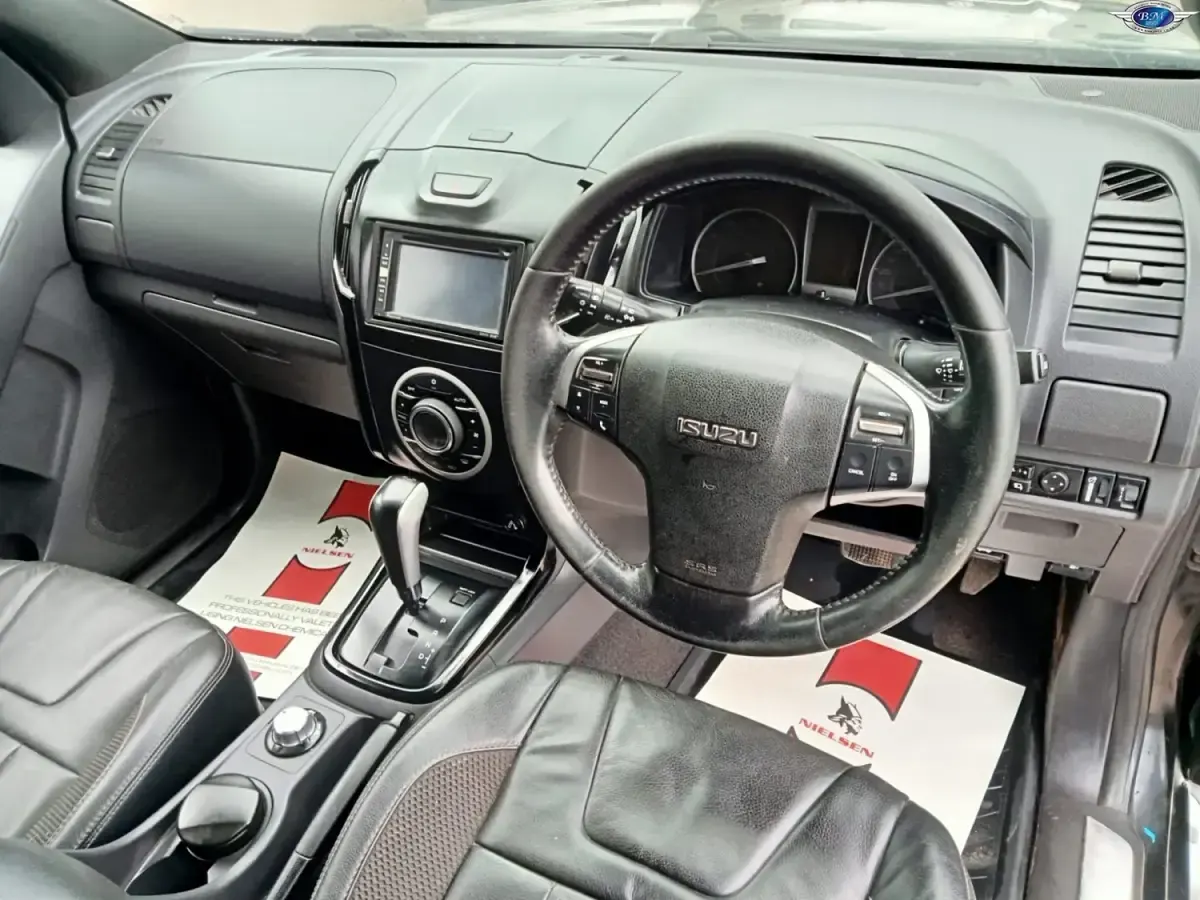Second-hand Isuzu D-Max 2015 Negru Pickup
