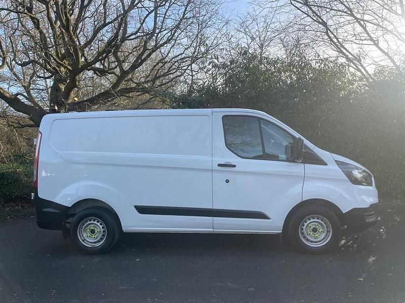 Used Ford Transit Custom 105 HP (77 kW) 2018 White Van