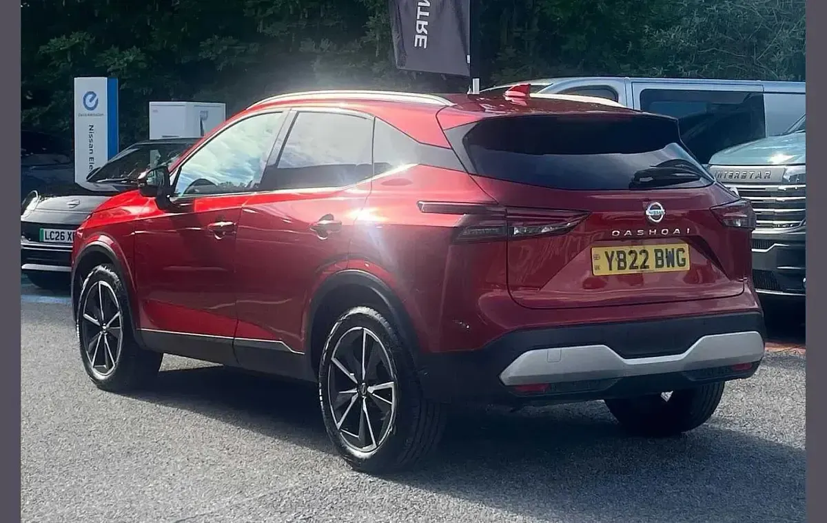 Used Nissan Qashqai Tekna 156 HP (114 kW) 2022 Red SUV