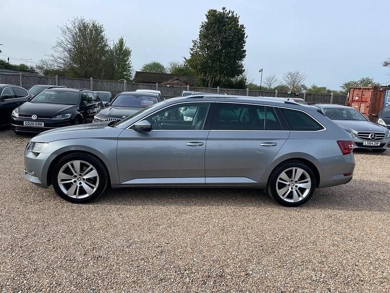 Used Skoda Superb SE L Executive 150 HP (110 kW) 2017 Grey Estate