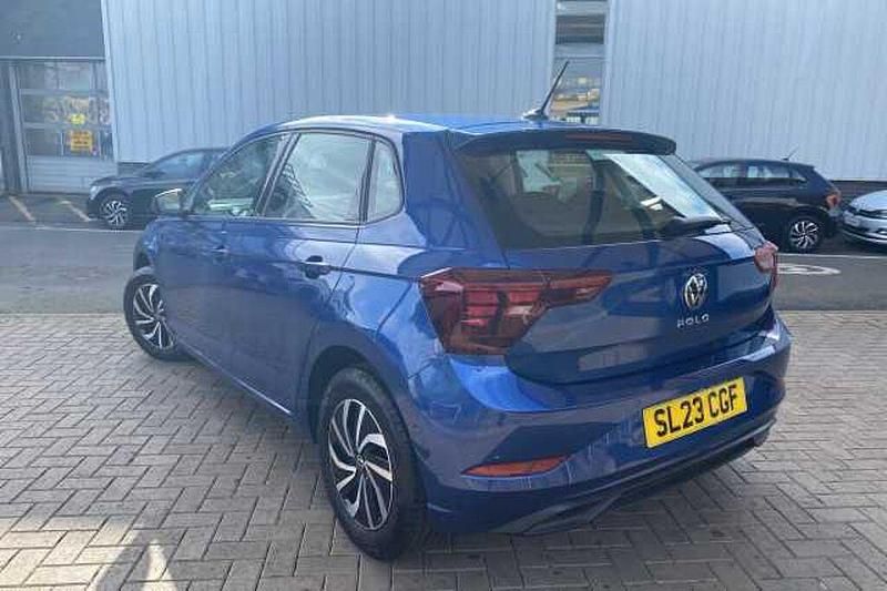 Used VW Polo Life 95 HP (69 kW) 2023 Blue Hatchback