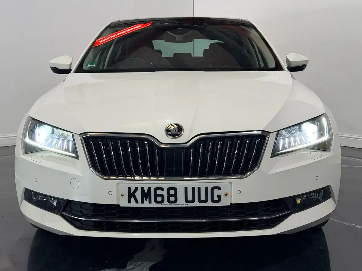 Used Skoda Superb 2018 White Hatchback