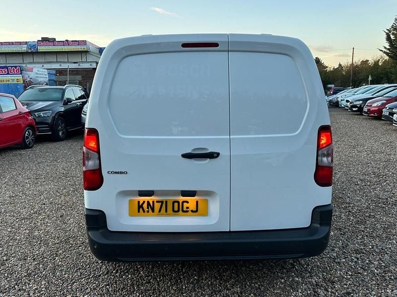 Used Vauxhall Combo 100 HP (73 kW) 2022 White Van