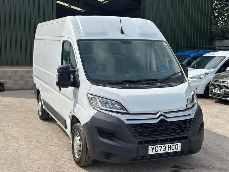 Usado Citroën Relay 140 HP (102 kW) 2023 Branco Van