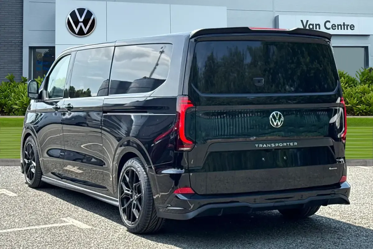 New VW T7 Pro 148 HP (108 kW) 2026 Black Van