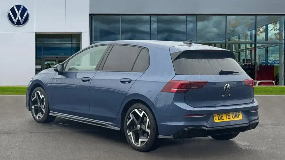Used VW Golf VIII R-line 150 HP (110 kW) 2025 Anemone blue