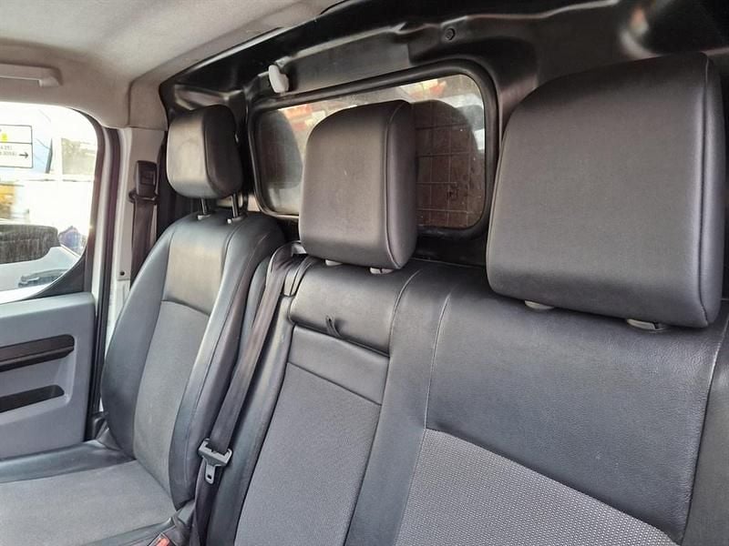 Used Toyota Proace 120 HP (88 kW) 2021 White MPV