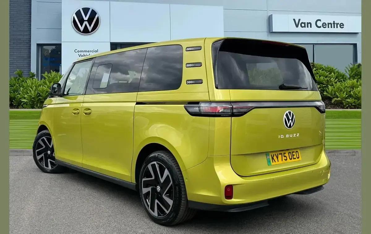 Używany VW ID. Buzz Pro 210 kW (286 KM) 2025 Żółty Minivan