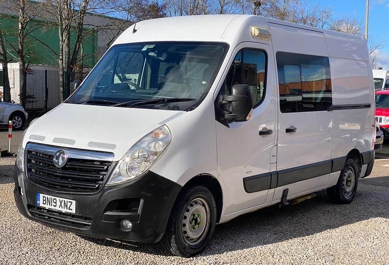 Used Vauxhall Movano 130 HP (95 kW) 2019 White MPV