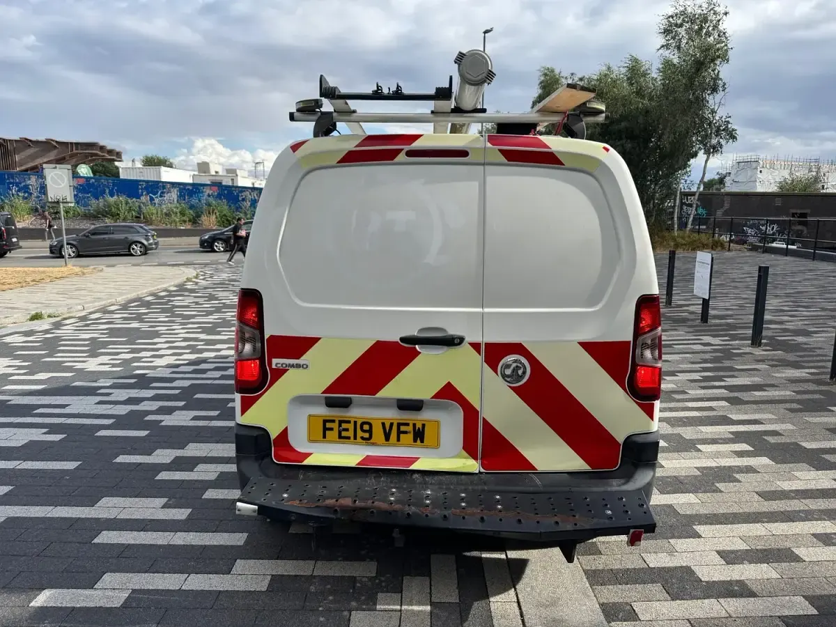 Used Vauxhall Combo Edition 100 HP (73 kW) 2019 White MPV