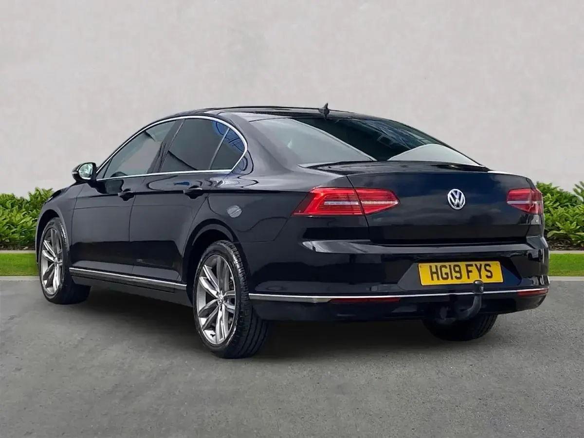 Usado VW Passat GT 150 HP (110 kW) 2019 Preto Sedan