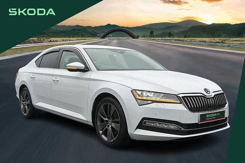 Used Skoda Superb SE L 187 HP (137 kW) 2019 White Hatchback