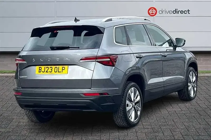 Usado Skoda Karoq SE L 150 CV (110 kW) 2023 Gris SUV