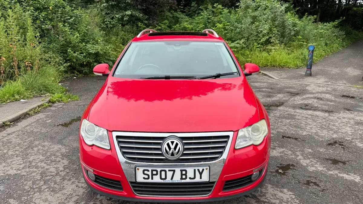Used VW Passat SEL 2007 Red Estate