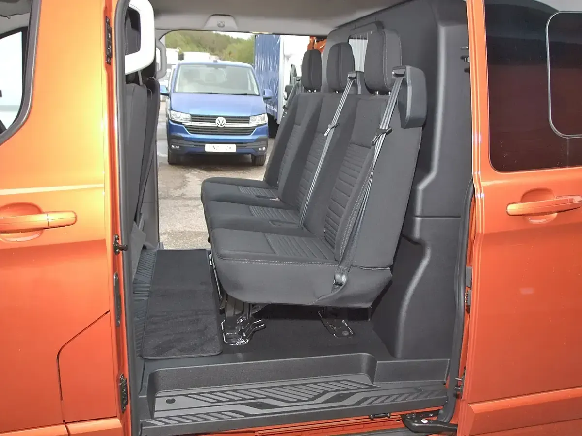 Used Ford Transit Custom Limited 170 HP (125 kW) 2021 Orange Van