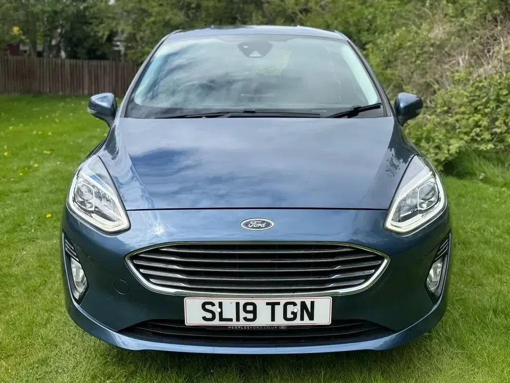 Used Ford Fiesta Zetec 85 HP (62 kW) 2019 Blue Hatchback