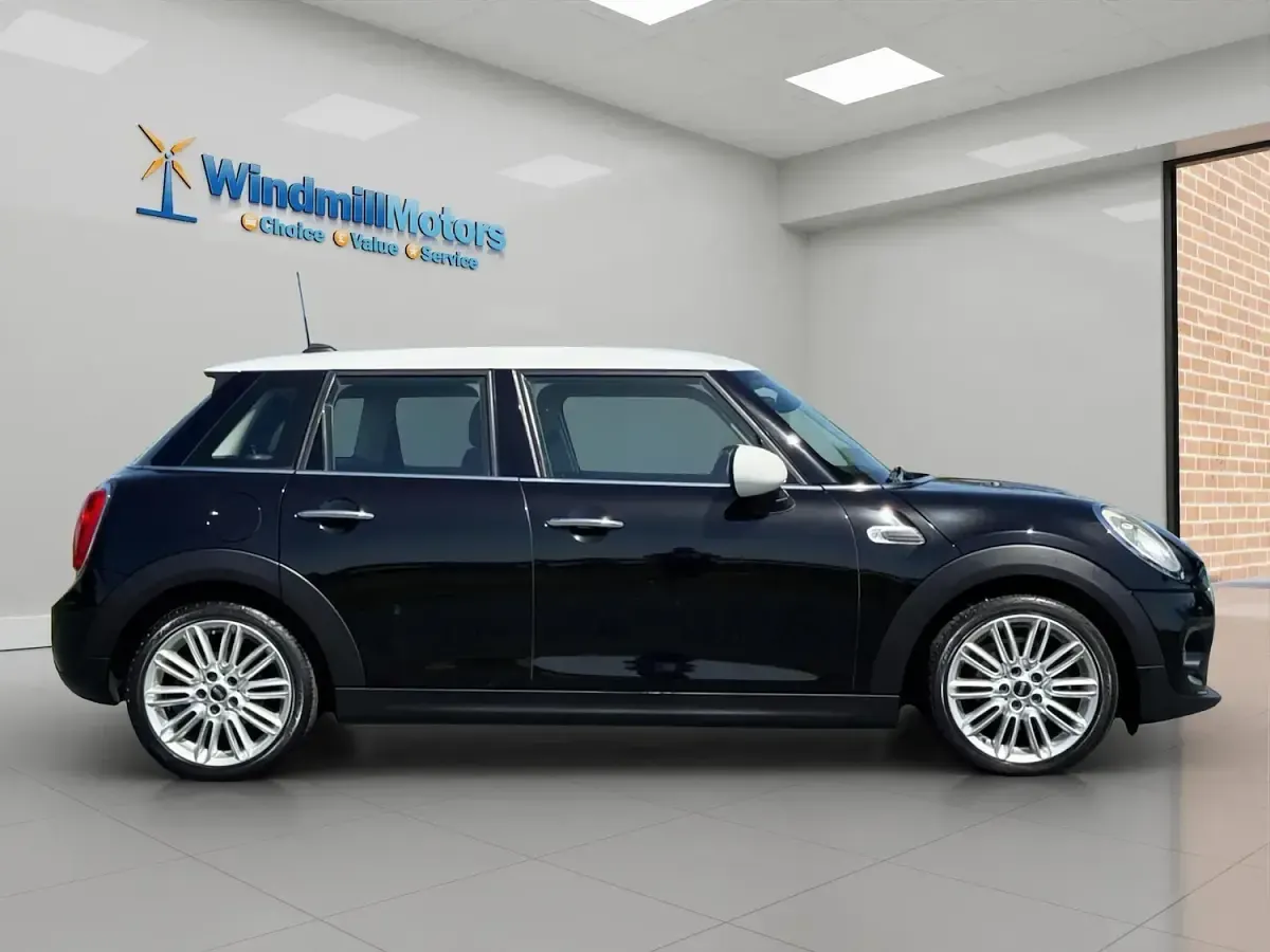 Used Mini Cooper Hatch 136 HP (100 kW) 2016 Black Hatchback