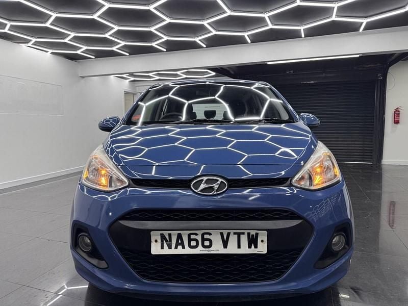 Used Hyundai i10 SE 67 HP (49 kW) 2016 Blue Hatchback