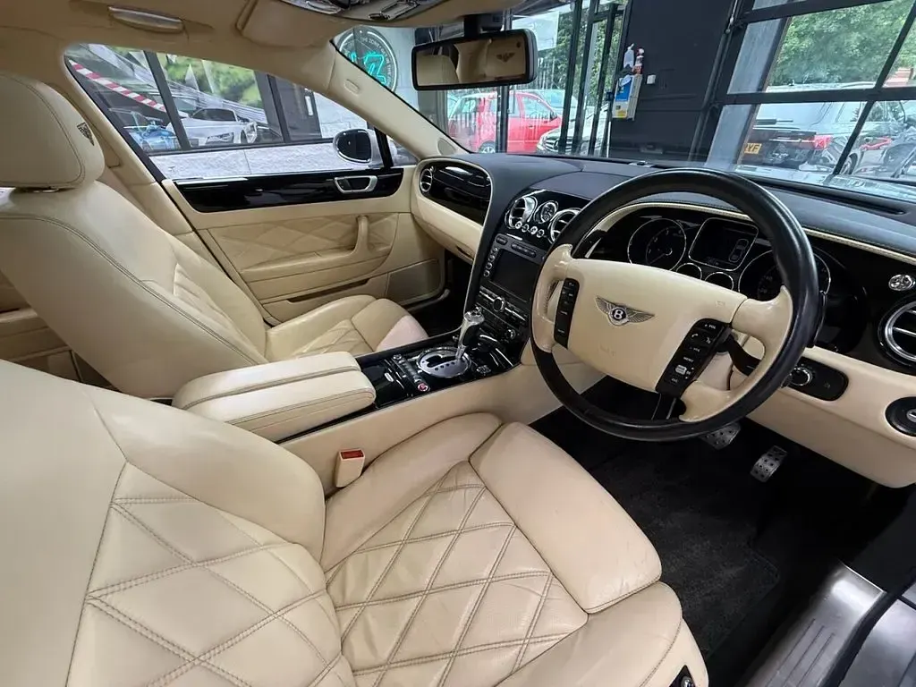 Used Bentley Continental Flying Spur 560 HP (411 kW) 2008 Silver Sedan