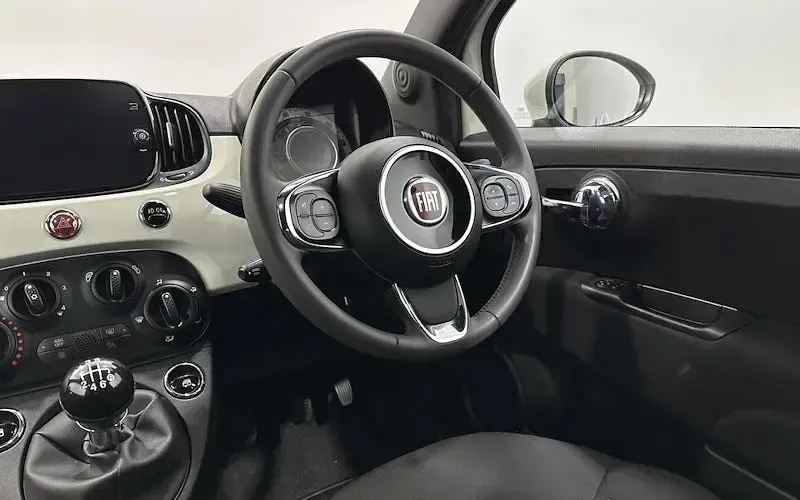 Used Fiat 500 69 HP (50 kW) 2023 White Hatchback