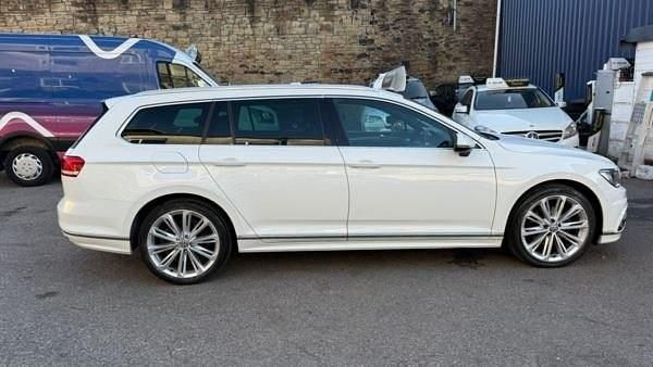 Used VW Passat R-line 150 HP (110 kW) 2015 White Estate