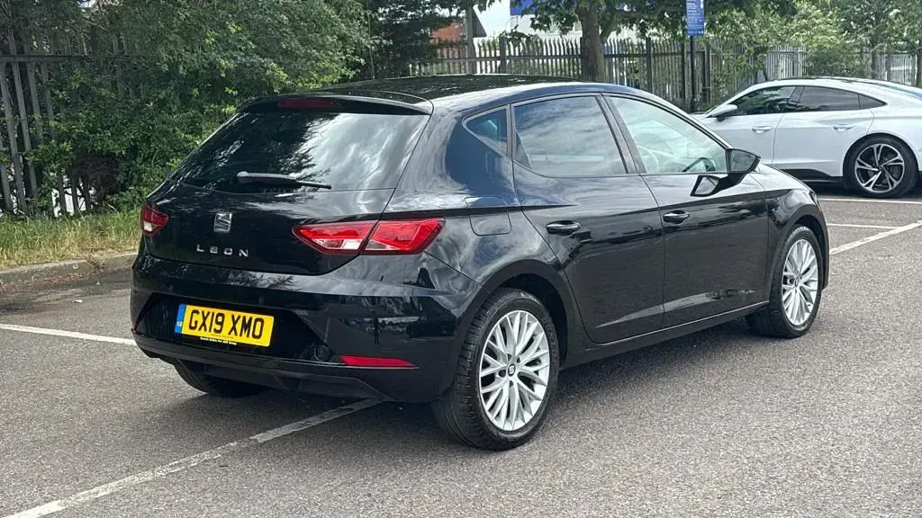 Used Seat Leon SE Dynamic 2019 Black Hatchback