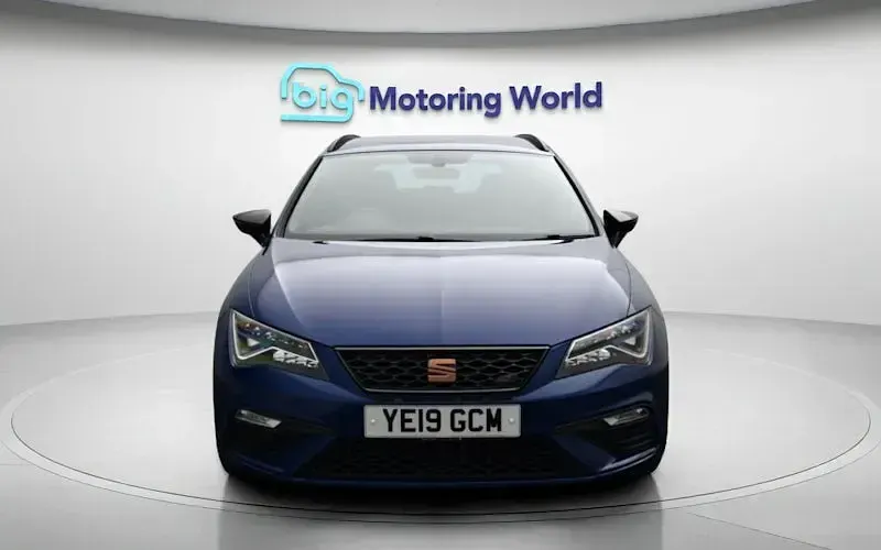 Used Seat Leon ST 4Drive 300 HP (220 kW) 2019 Blue Estate